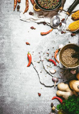 Taze baharat, ot ve sonbahar sebze