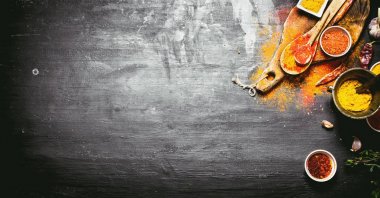 Renkli Hint baharat ve otlar .