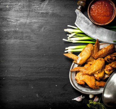 Füme tavuk kanadı.