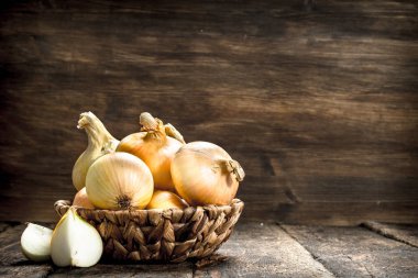 Sepette taze soğan.