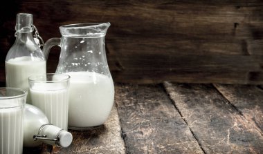 Taze inek sütü.