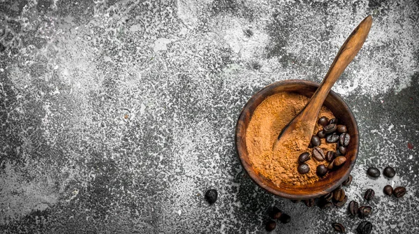 Ground coffee in a bowl. — Stock Photo, Image