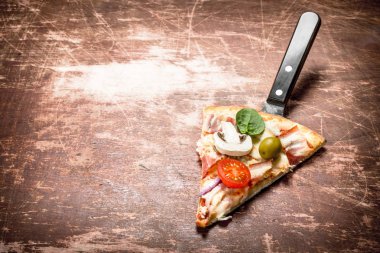 parça taze İtalyan pizza.