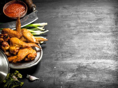 Füme tavuk kanadı.