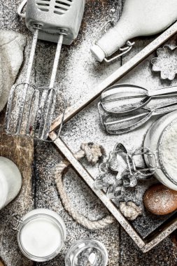 Fırın arka plan. Taze hamur için malzemeler.