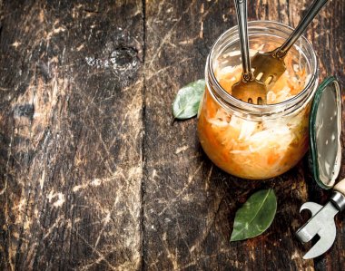 Cam Kavanoz içinde Marine lahana.