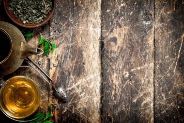 Güzel kokulu Hint çay çaydanlık.