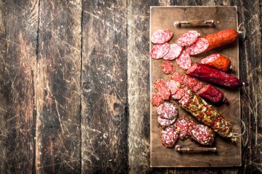 Kurullarında Salam çeşitleri.