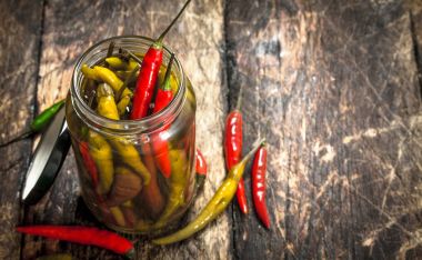 Cam Kavanoz hot chili biber turşusu.