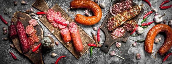 Salam arka plan. Baharat ile Salam çeşitleri.