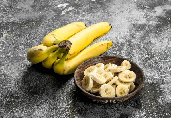 Sliced bananas in a bowl. — Stock Photo, Image