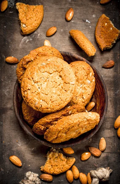 Oatmeal cookies with nuts. — Stock Photo, Image