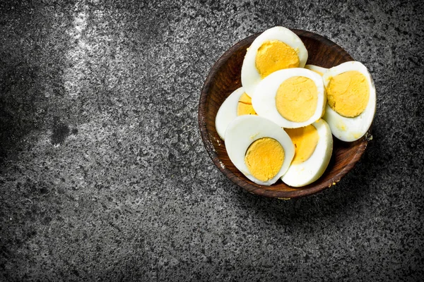 Ovos cozidos em uma tigela. — Fotografia de Stock