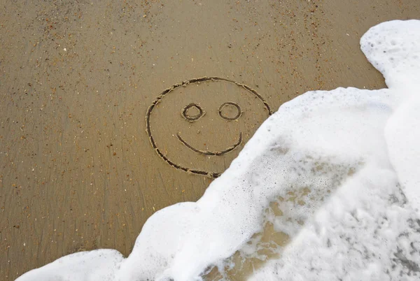 Пляж усміхнене обличчя — стокове фото