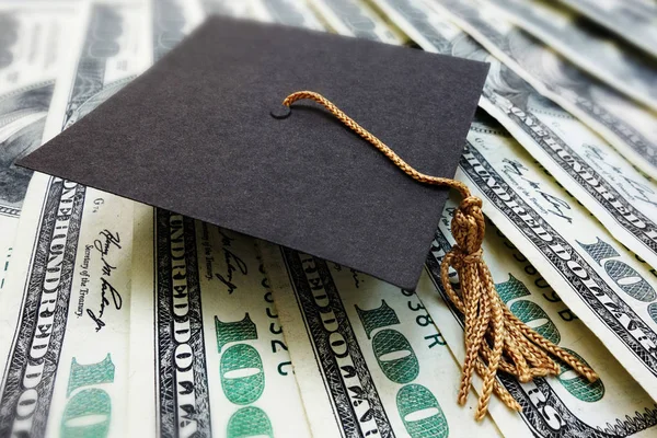 Plafond des diplômes sur l'argent — Photo