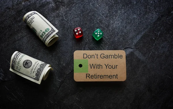 Gamble with retirement tag — Stock Photo, Image