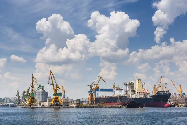 Industrial seaport, Constanta, Romania — Stock Photo, Image