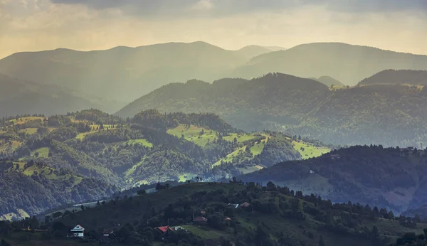 Mattina paesaggio rurale, Transilvania, Romania — Foto Stock