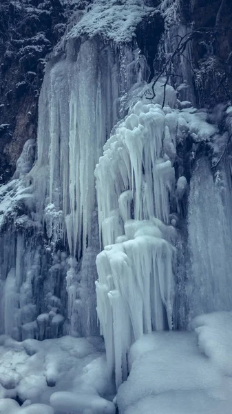 Fluxo de cascata congelado — Fotografia de Stock