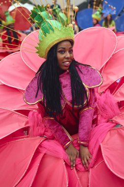 Dev çiçekler, B-Fit uluslararası Street Tiyatro Festivali, 