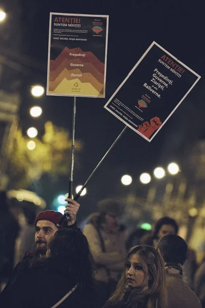 Manifestations contre la mine d'or Rosia Montana, Bucarest, Roumanie — Photo