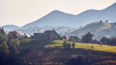Sabah kırsal manzara, Pestera Köyü, Romanya