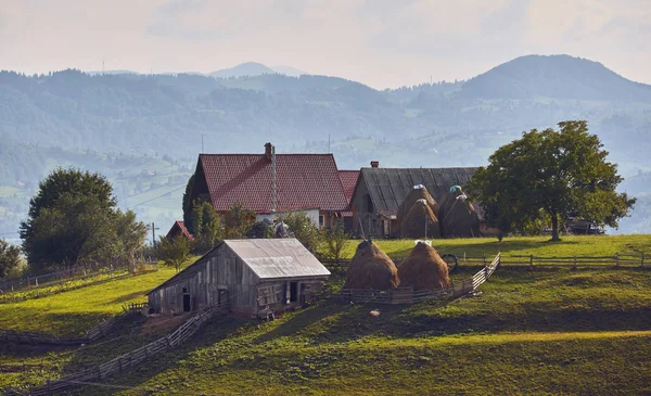 Αγροτικό τοπίο στην Τρανσυλβανία, Ρουμανία — Φωτογραφία Αρχείου