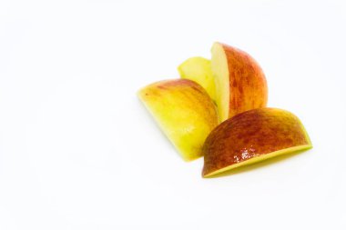 İzole üzerinde beyaz arka plan - kavram meyve yemek kolay dilimlenmiş elma.