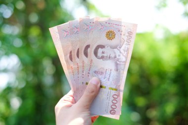 Thai parası 5000 baht (hükümet Coronavirus veya COVID-19 durumundaki insanları destekler) - Tayland konseptini finanse eder.