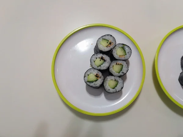 Kappa Pepino Abacate Vegan Maki Prato — Fotografia de Stock