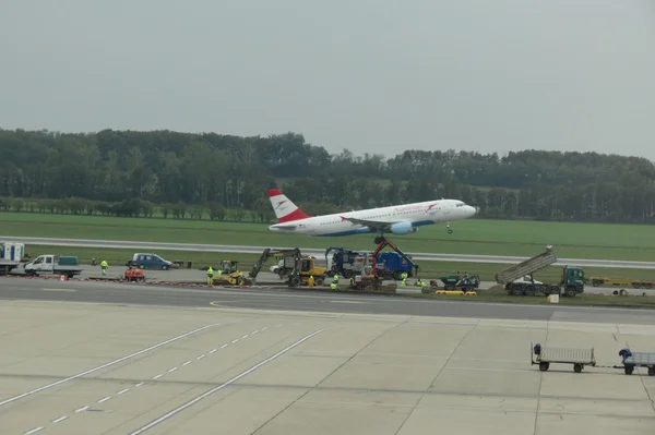 Vídeň Schwechat Rakousko Cca Říjen 2015 Austrian Airlines Letadlo Dráze — Stock fotografie