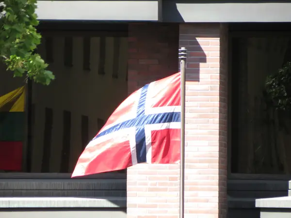 Bandeira Norueguesa Noruega Que Flutua — Fotografia de Stock