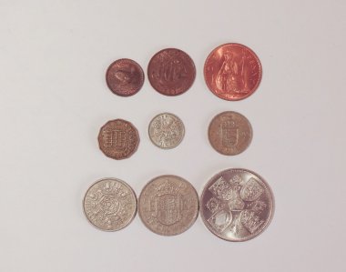 Olarak önceden ondalık Gbp İngiliz Sterlini sikke (İngiltere para birimi), kullanın (üç ay) 1 d ondalık - gün (15 Şubat 1971) - metelik daha önce yarı-penny, penny, üç-peni, altı-peni (1s), şilin, iki şilin (2s), half-crown (2/6), coronatio