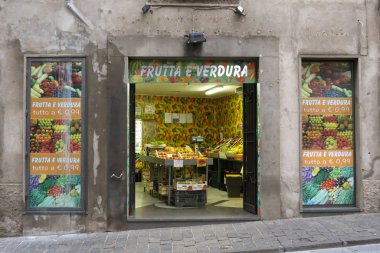 Meyve ve sebze deposu