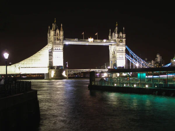 Tower Bridge Londra Ngiltere Gece Thames Nehri Üzerinde — Stok fotoğraf