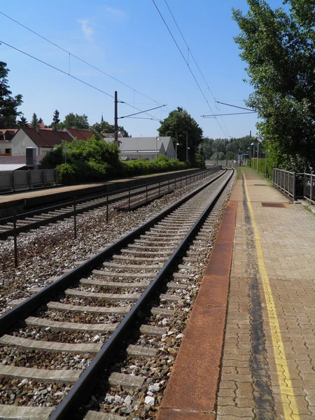 Spoorwegen Platform Perspectief Buurt Van Wenen Oostenrijk — Stockfoto