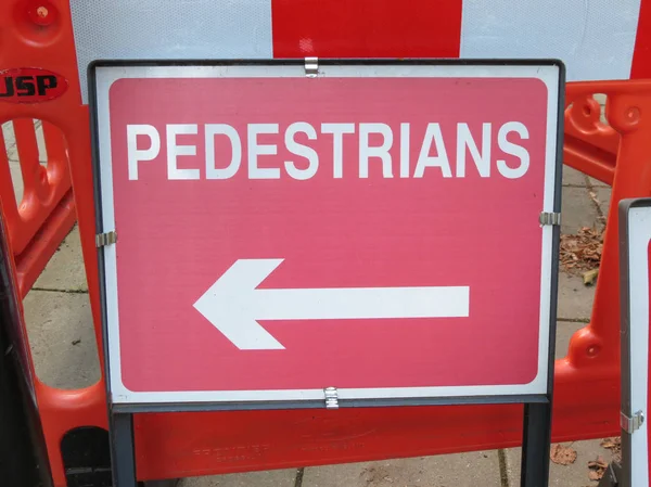 Знак пешеходного красного направления в Лондоне — стоковое фото