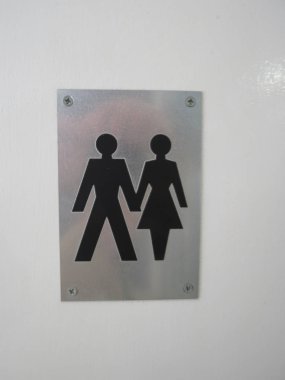 Erkek ve kadın tuvalet işareti elele