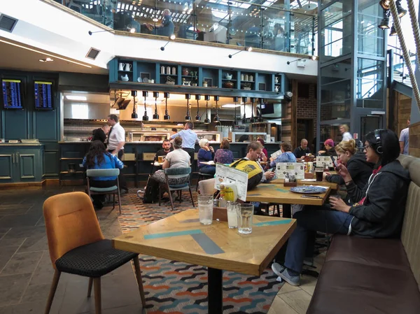 Stansted Reino Unido Circa Noviembre 2016 London Stansted Airport Pub —  Fotos de Stock