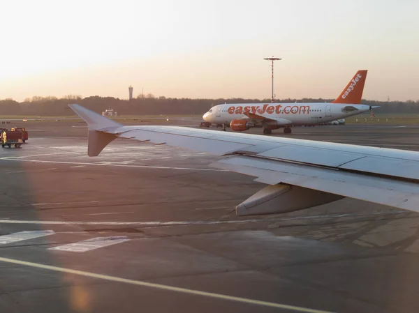 Hamburg Niemcy Circa Listopad 2016 Easyjet Airbus A319 Podczas Kołowania — Zdjęcie stockowe