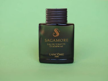 Paris, Fransa - Ocak 2017 yaklaşık: Lancome (Oreal) Sagamore eau de toilette şişe