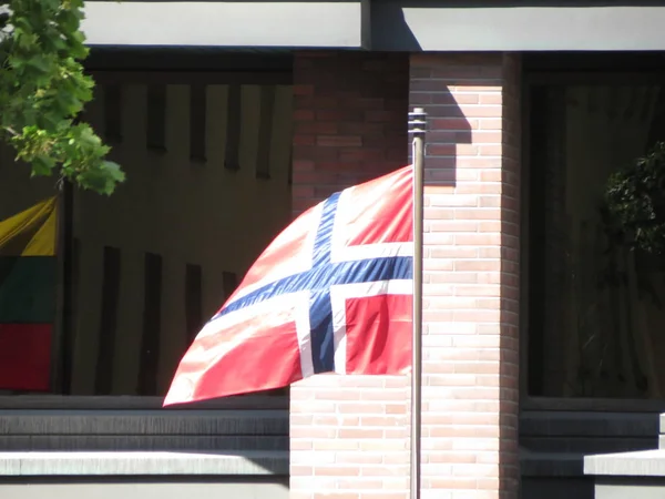Норвежский Флаг Норвегии Плавающий Воздухе — стоковое фото