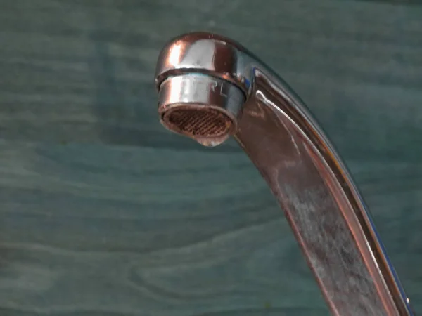 Torneira Pia Cozinha Com Gotejamento Gota Água — Fotografia de Stock