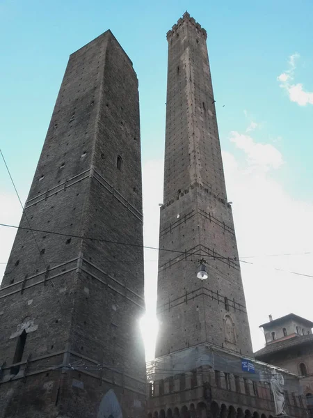 Torre Garisenda Torre Degli Asinelli Towers Aka Two Towers Bologna — стоковое фото