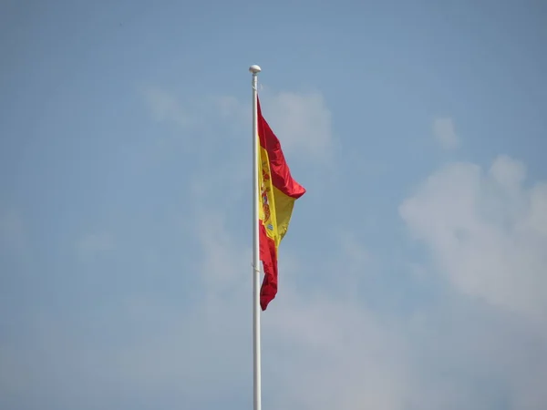 Bandeira Espanhola Espanha Que Flutua — Fotografia de Stock