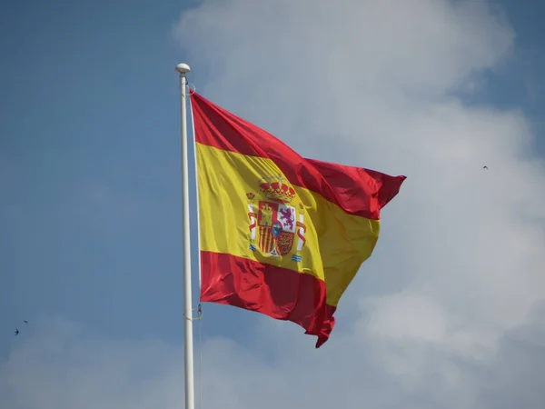 Spanyol Zászló Lebeg Levegőben Spanyolországból — Stock Fotó