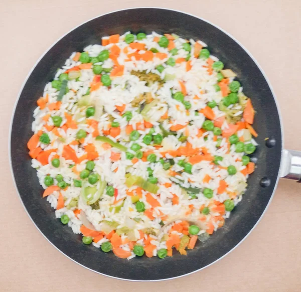 Zeleninove rizoto in einer Pfanne — Stockfoto