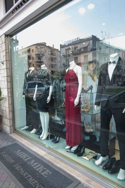 Cassino Itália Circa Outubro 2015 Loja Frente Uma Loja Roupas — Fotografia de Stock