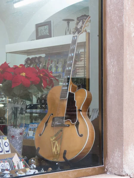 Volterra Italië Circa December 2014 Jazzgitaar Dateert Uit Jaren 1950 — Stockfoto