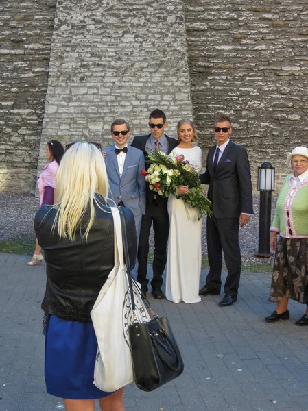 Tallin Estonia Około Czerwca 2012 Elegancko Ubranych Ludzi Ceremonii Ukończenia — Zdjęcie stockowe